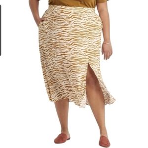 NWOT Ava & Viv Pencil Skirt